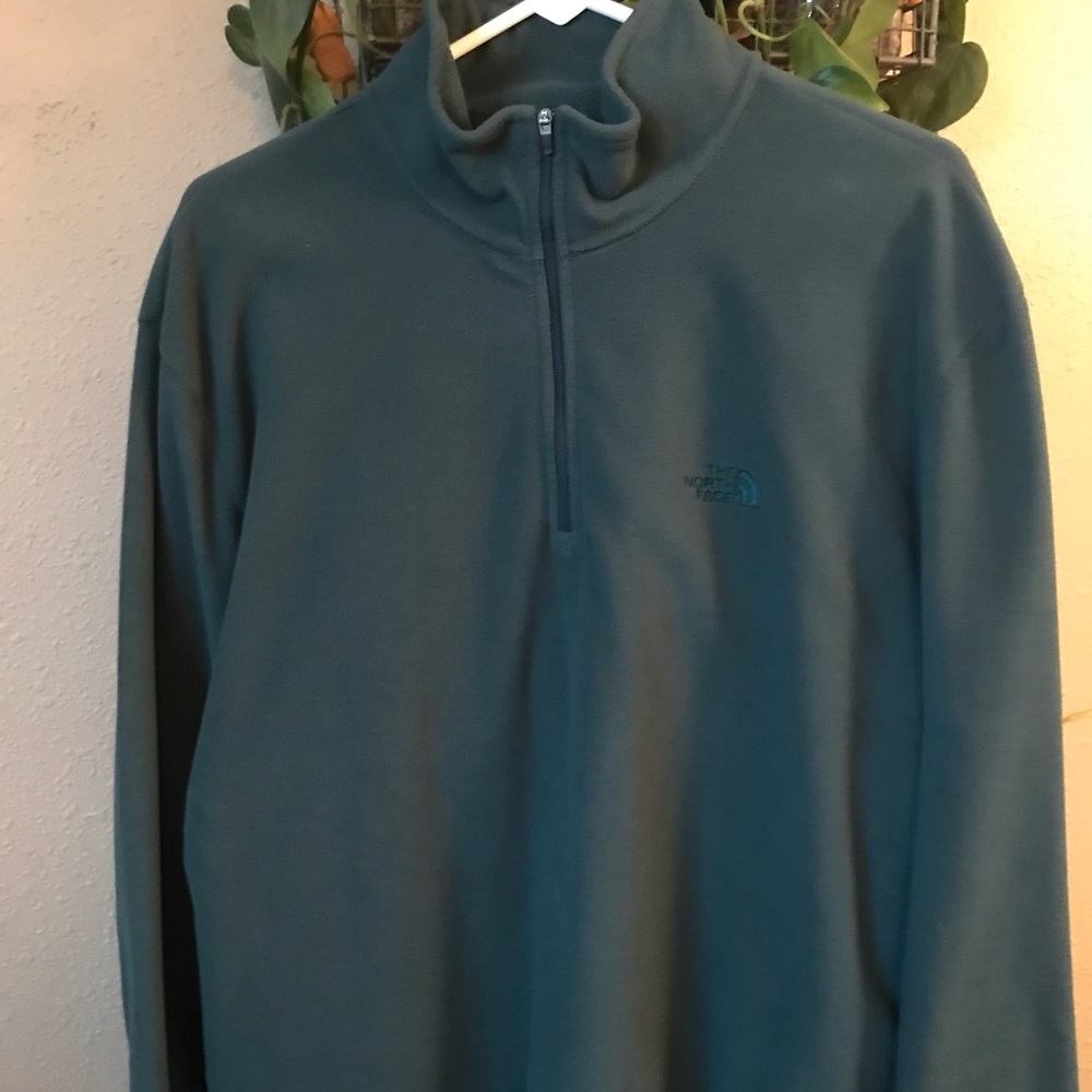 The North Face Men’s Dark Green Fleece Pullover